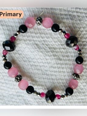 Hand Crafted Bracelet Black Pink Glass Beads Stretch Small #37